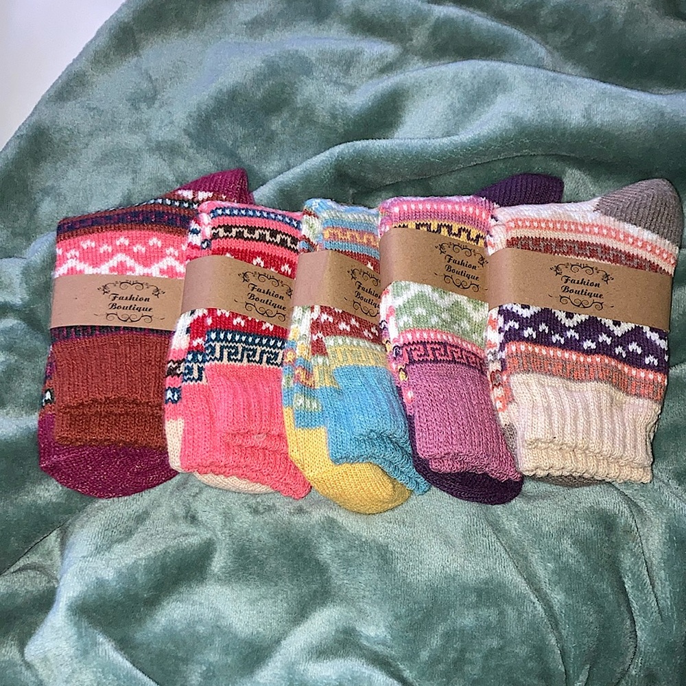 I am selling wool and cotton socks. I have 4 pairs.